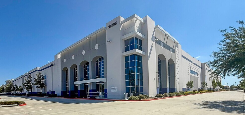 More Photos Of 22705 Newhope St, Moreno Valley Distribution For Lease
