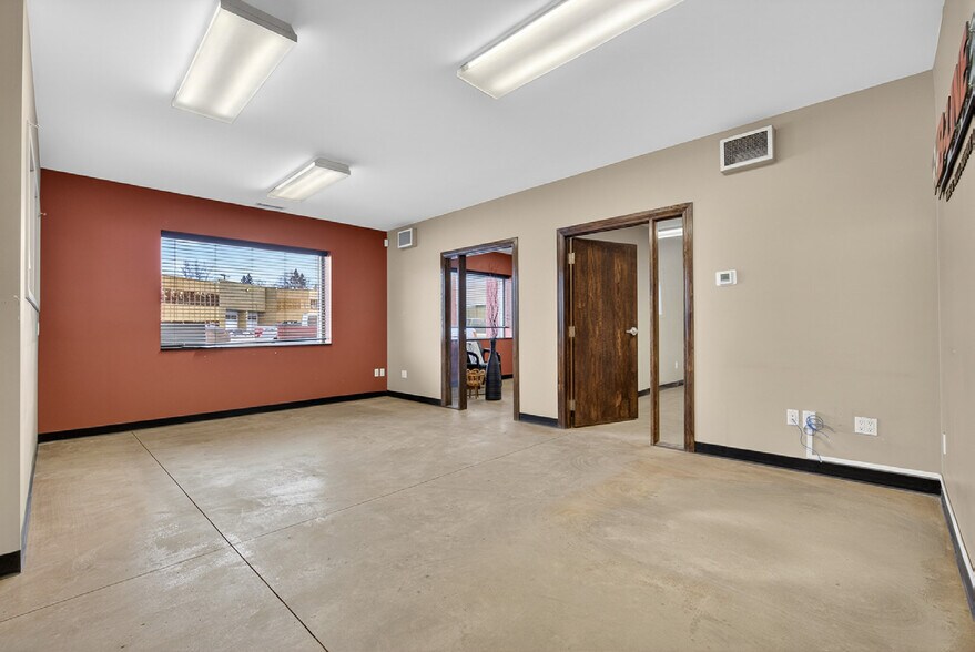More Photos Of 32 Rayborn Cres, St. Albert Service For Sale