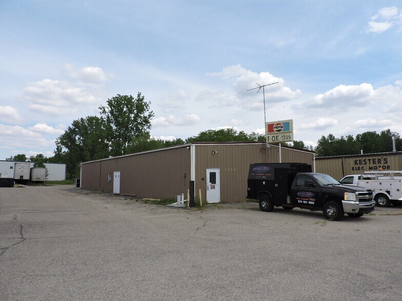 More Photos Of 1414 Armstong Rd, Warsaw Warehouse For Lease