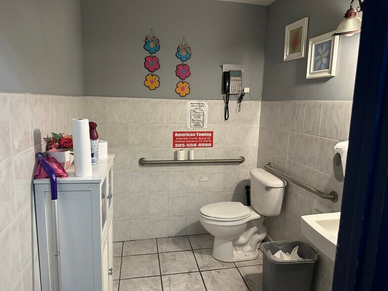 More Photos Of 9180 NW 119th St, Hialeah Warehouse For Sale