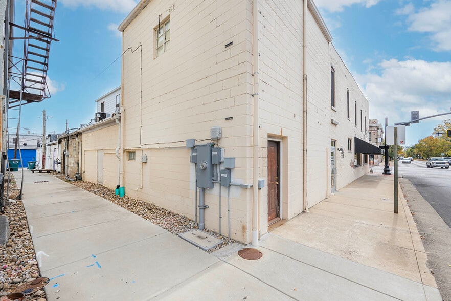 More Photos Of 126 W Main St, Plainfield Storefront For Sale