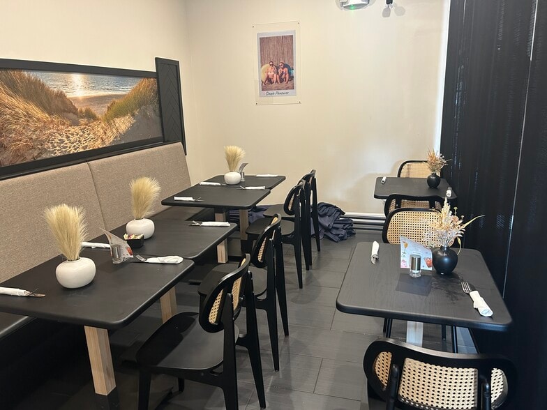More Photos Of 1222 Washington Ct, Wilmette Specialty For Lease
