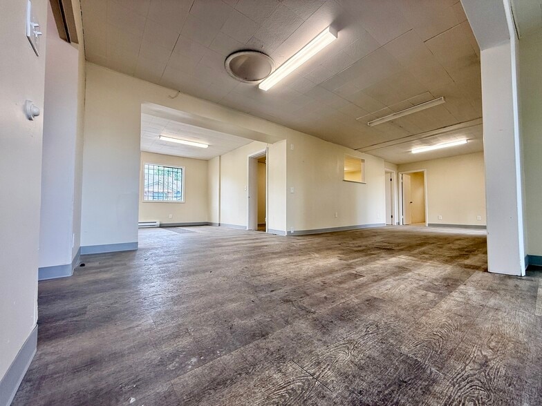 More Photos Of 6405 NE Glisan St, Portland Freestanding For Lease