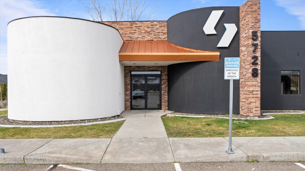 More Photos Of 5728 Bedford St, Pasco Office For Lease
