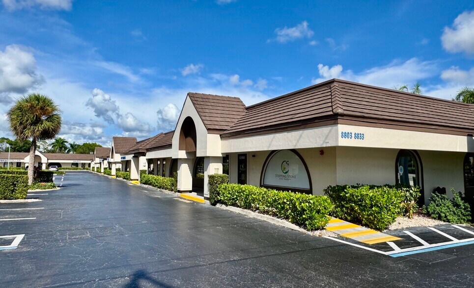 More Photos Of 8803-8833 Tamiami Trl E, Naples Unknown For Lease