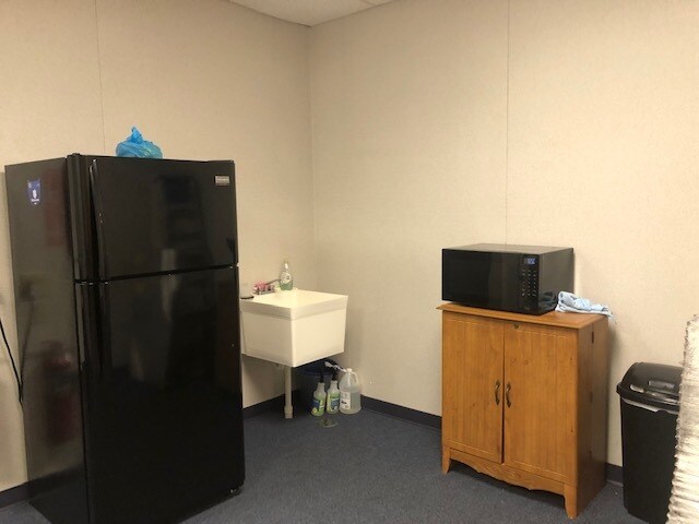 More Photos Of 1036-1062 Corporate Ln, Export Storefront Retail Office For Lease