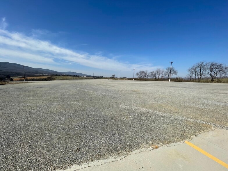 More Photos Of 1836 E Lee Hwy, Wytheville Contractor Storage Yard For Sale