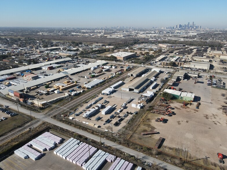 Primary Photo Of 1111 McCarty St, Houston Warehouse For Lease