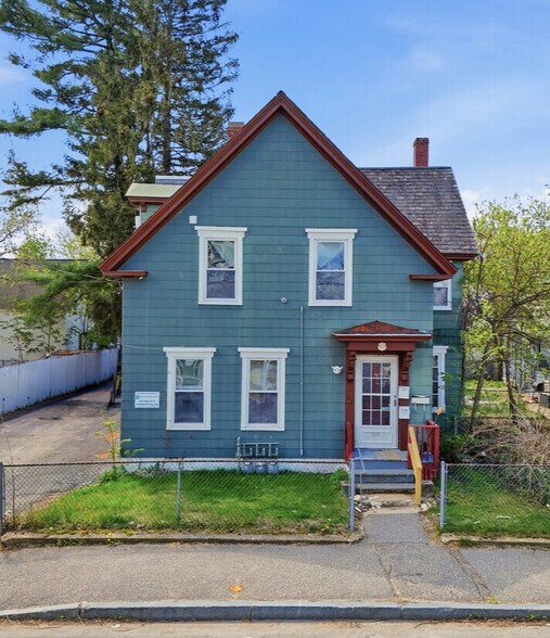 Primary Photo Of 266 Douglas St, Manchester Multifamily For Sale