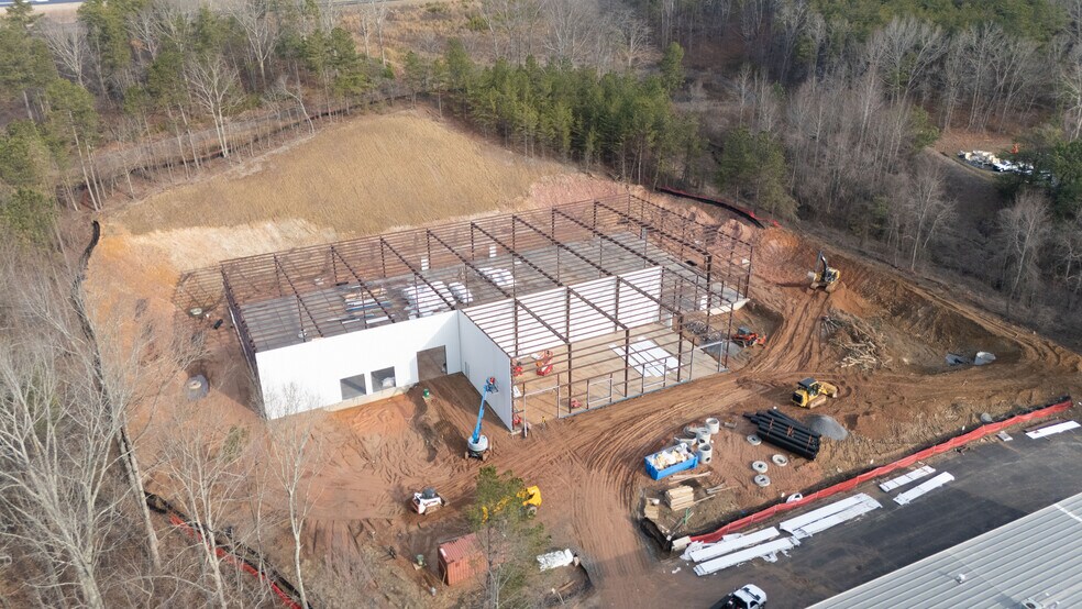 More Photos Of 129 Wes Walker Memorial Dr, Ball Ground Warehouse For Lease