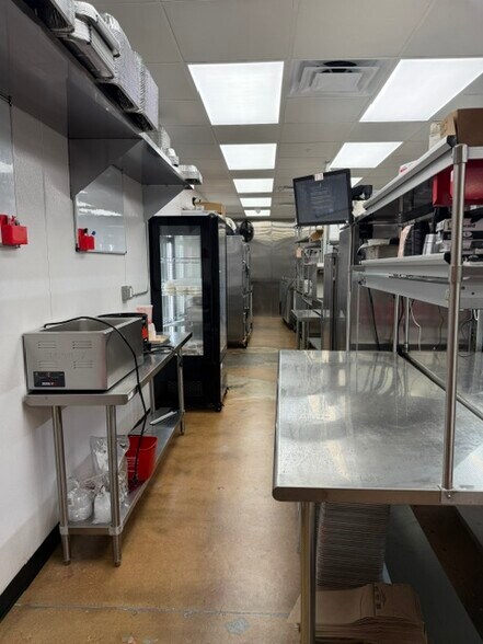 More Photos Of 190 S County Road 427, Longwood Freestanding For Lease