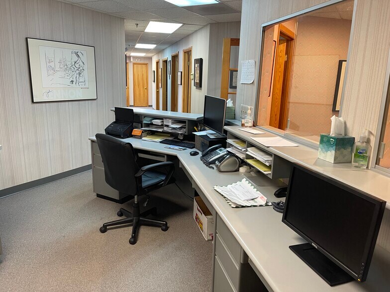 More Photos Of 1553 State Route 27, Somerset Medical For Sale
