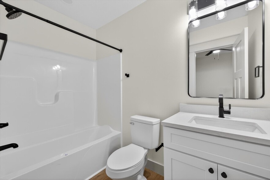 More Photos Of 326 N Jefferson St, Bloomington Apartments For Sale