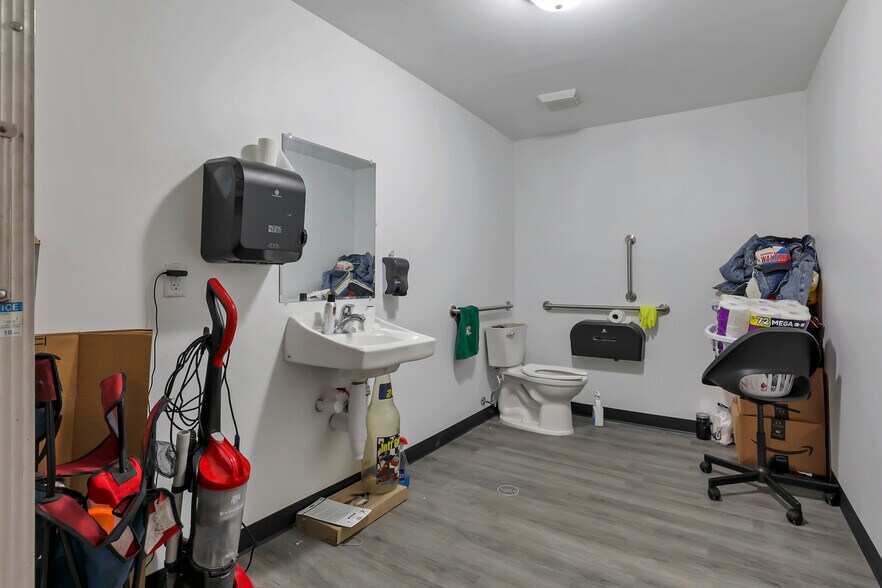 More Photos Of 1555-1563 N 4th St, Columbus Apartments For Sale