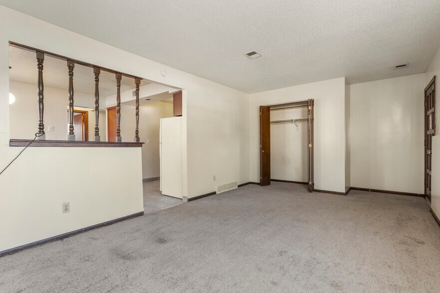 More Photos Of 5218-5240 Ditzler Ave, Raytown Apartments For Sale