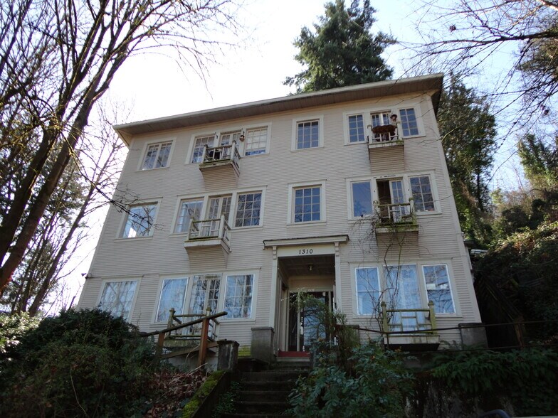 More Photos Of 1310 SW College St, Portland Apartments For Sale