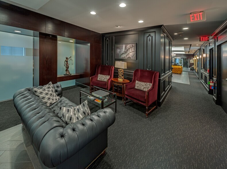 More Photos Of 1001 McKinney St, Houston Office Residential For Sale