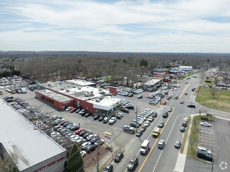 More Photos Of 390 Middle Country Rd, Smithtown Auto Dealership For Lease
