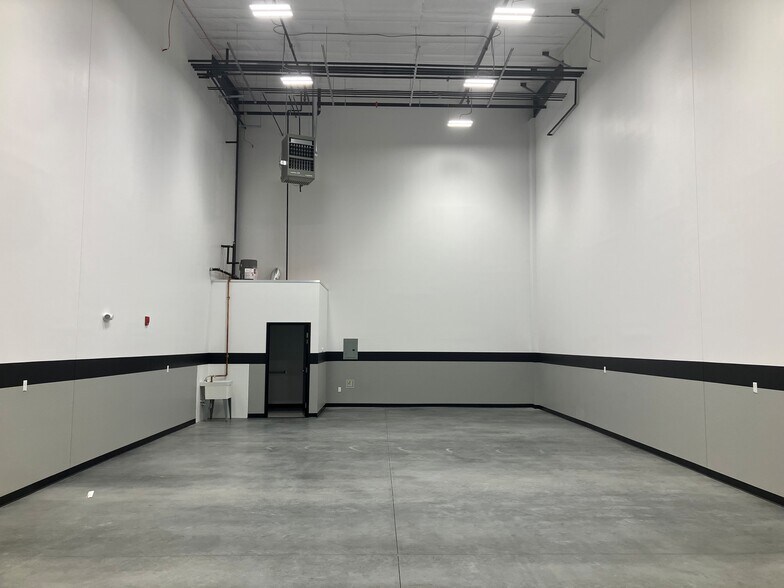 More Photos Of 115 Shrewsbury St, West Boylston Warehouse For Lease