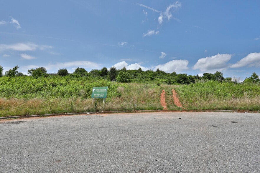 More Photos Of 1 John Dodd Rd, Boiling Springs Warehouse For Lease