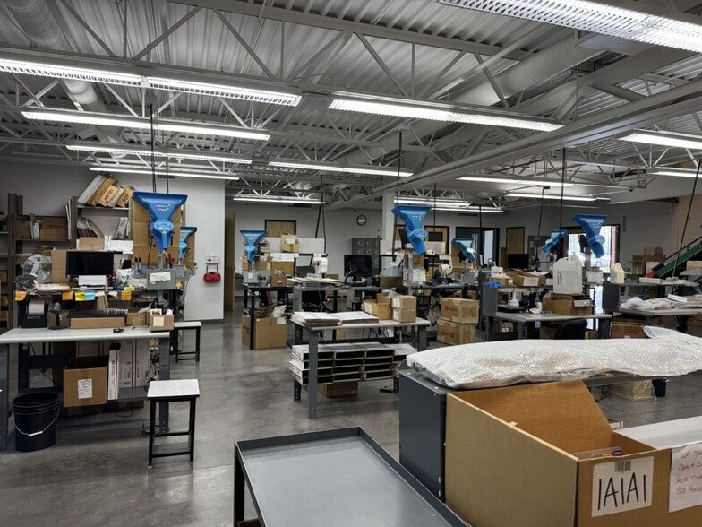 More Photos Of 2025 W Quail Ave, Phoenix Manufacturing For Sale