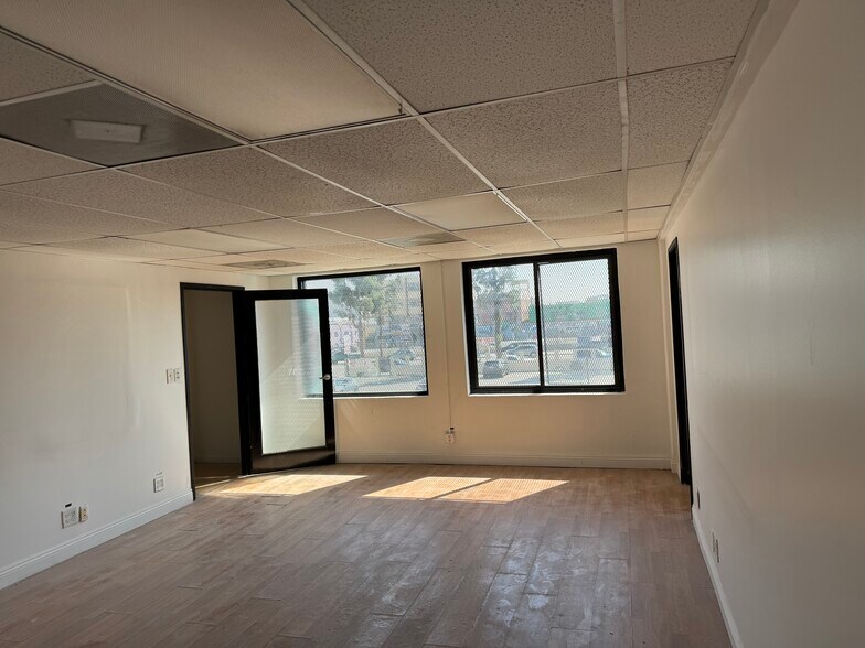 More Photos Of 1138-1140 S Broadway, Los Angeles Storefront Retail Office For Lease