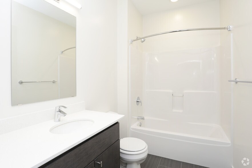 More Photos Of 1059 Wealthy St SE, Grand Rapids Apartments For Lease
