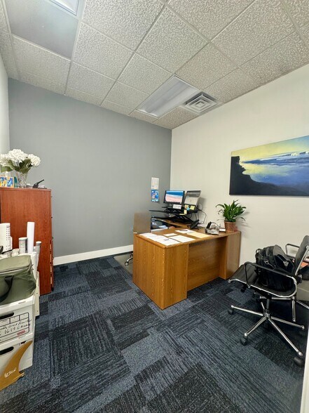 More Photos Of 2721 Santa Maria Way, Santa Maria Office For Lease