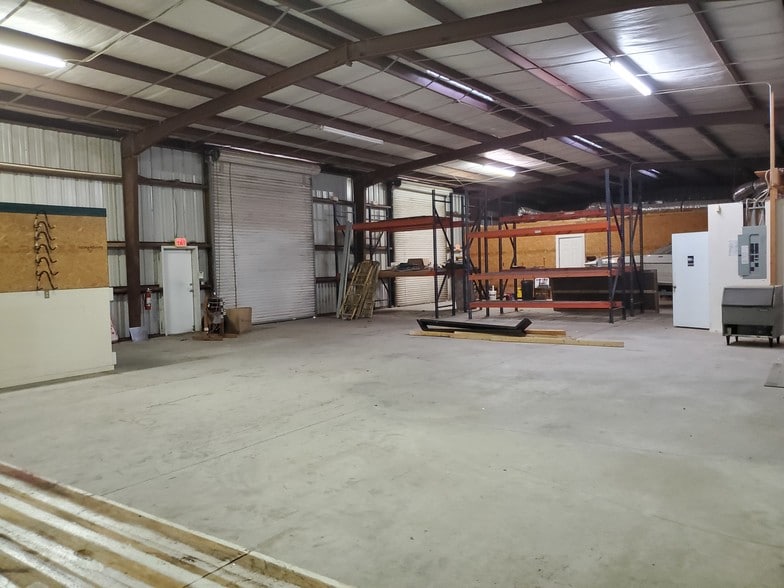 More Photos Of 2303 58th Ave E, Bradenton Light Manufacturing For Lease