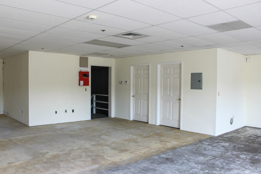 More Photos Of 555 Broadway Ave, Seaside Storefront Retail Residential For Lease