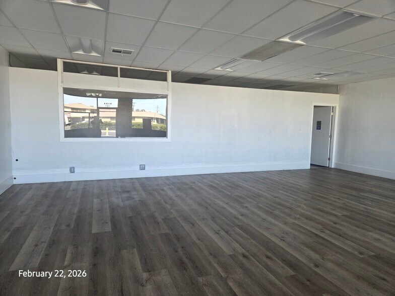 More Photos Of 4601-4619 Wilson Rd, Bakersfield Storefront For Lease
