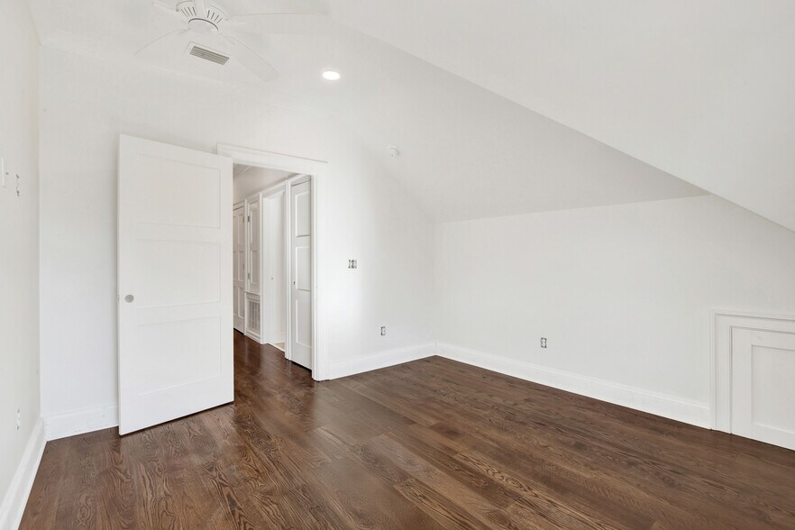 More Photos Of 104 17th st, Tybee Island Apartments For Sale