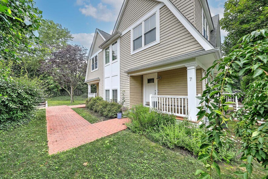 More Photos Of 183-191 Washington Rd, Barrington Apartments For Sale