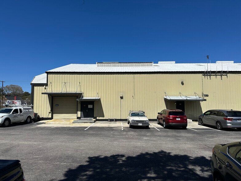 More Photos Of 4405 Dorchester Rd, Charleston Freestanding For Lease