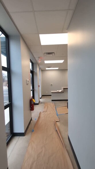 Primary Photo Of 1385 N Joliet Rd, Romeoville Service For Lease