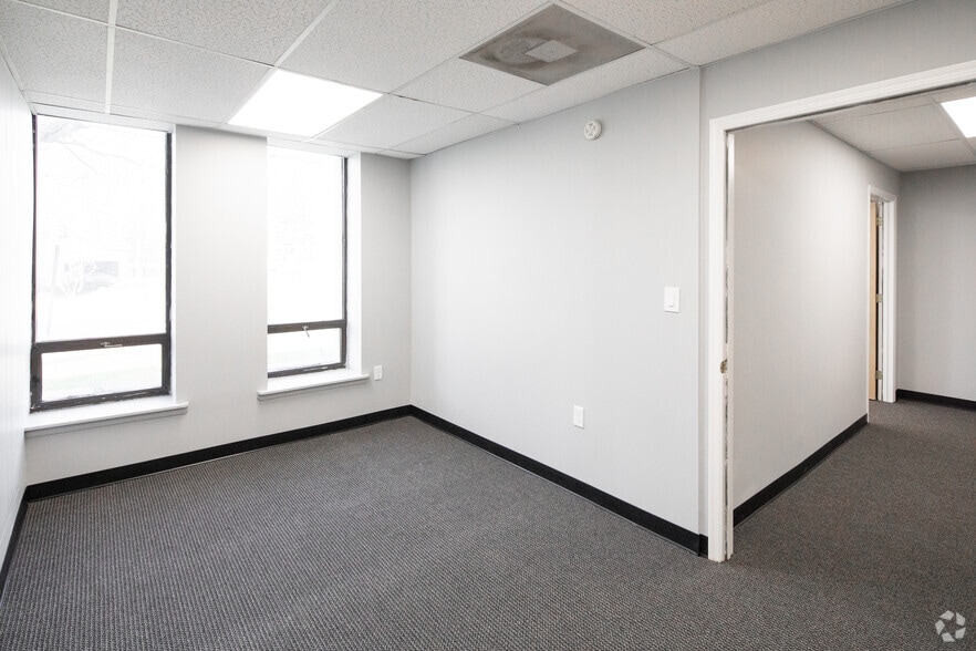 More Photos Of 30 Hempstead Ave, Rockville Centre Coworking Space