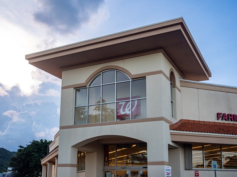 More Photos Of 101 PR-1, Caguas Drugstore For Sale