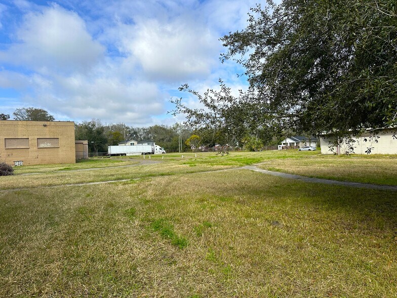 More Photos Of 2335 N Davis St, Jacksonville Religious Facility For Sale