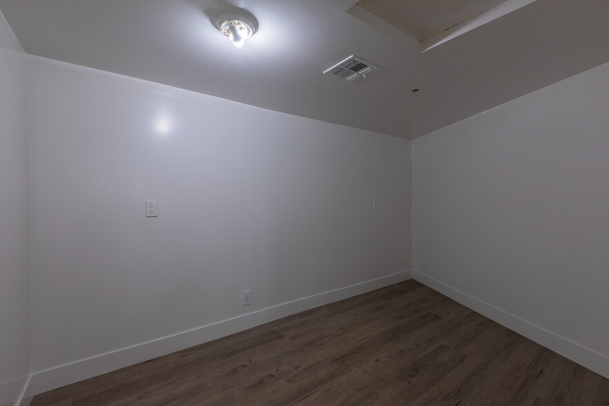 More Photos Of 1544 Anaheim St, Harbor City Storefront Retail Residential For Sale