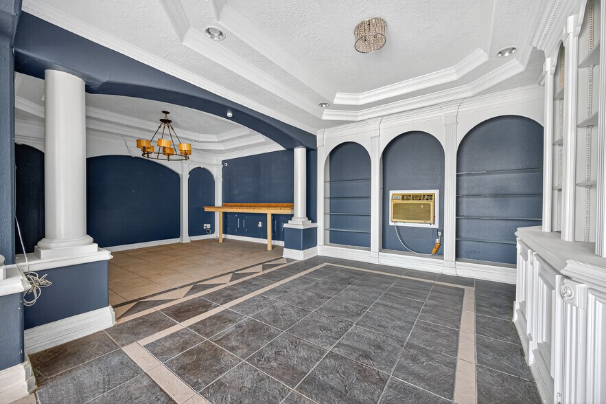 More Photos Of 11511 Jones Rd, Houston Freestanding For Sale