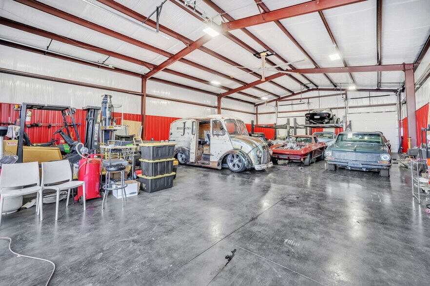 More Photos Of 4271 Calhoun Memorial Hwy, Easley Light Distribution For Sale