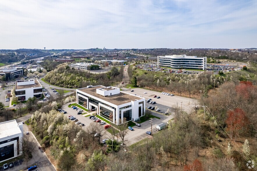 More Photos Of 1 Penn Center Blvd, Pittsburgh Unknown For Lease