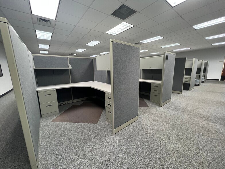 More Photos Of 2810 Meredyth Dr, Albany Medical For Lease