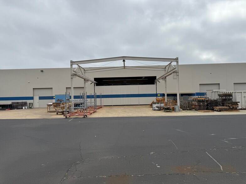 More Photos Of 1301 Laurelwood Rd, Santa Clara Manufacturing For Lease