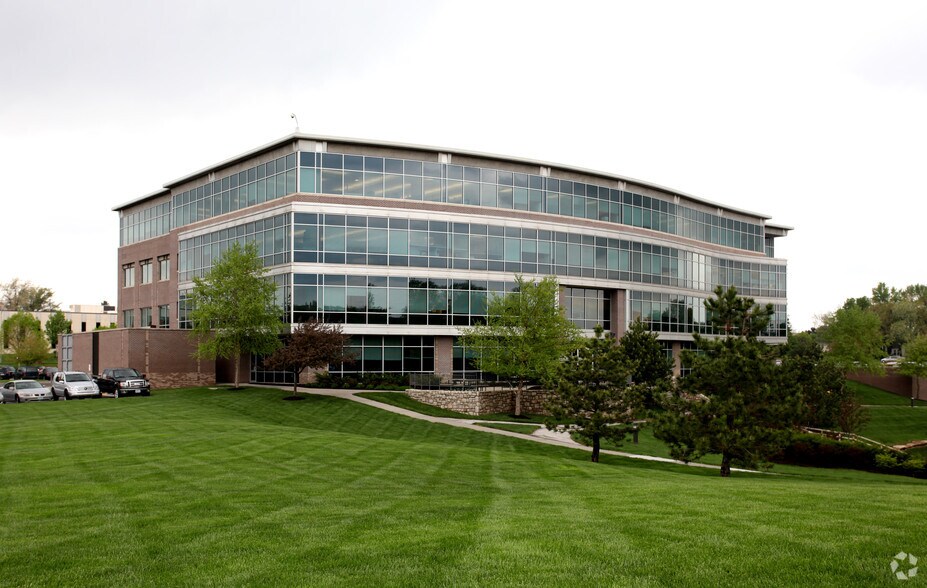 More Photos Of 6301 Glenwood St, Overland Park Office For Sale