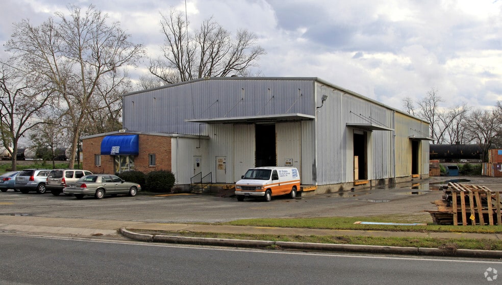 Primary Photo Of 1009 W Hill Ave, Valdosta Warehouse For Sale