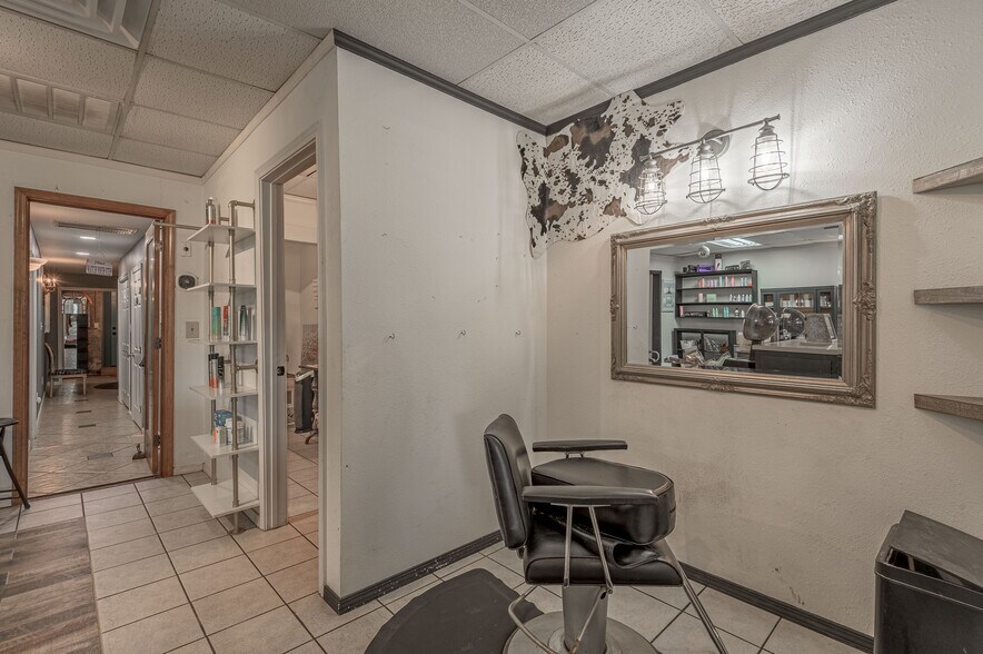 More Photos Of 131 Commerce st, Lovelady General Retail For Sale