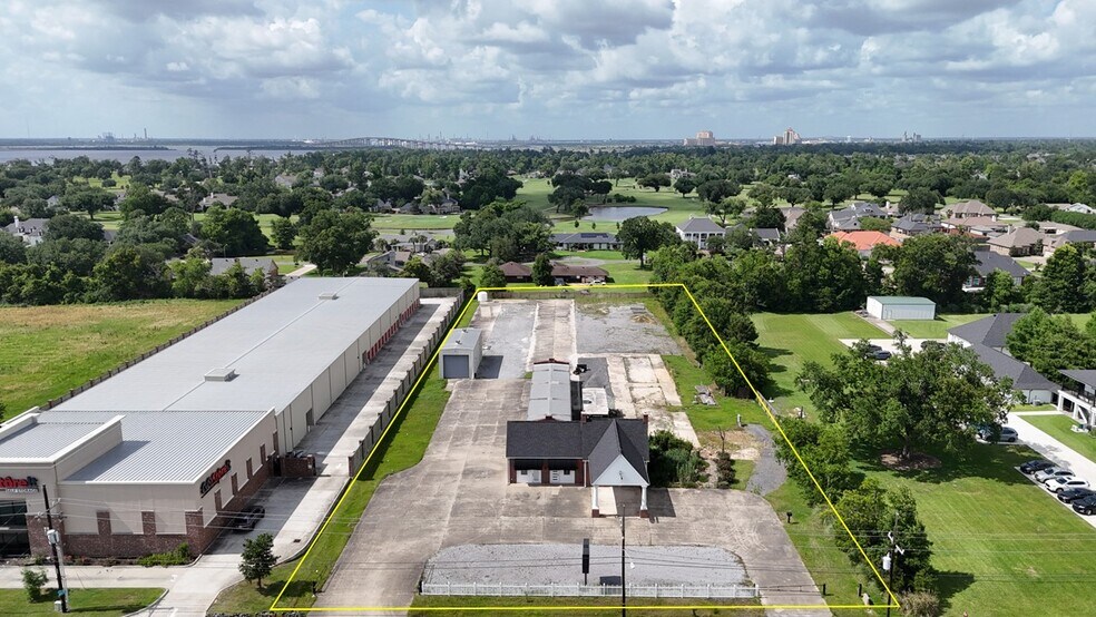 More Photos Of 3010 Country Club Rd, Lake Charles Loft Creative Space For Lease