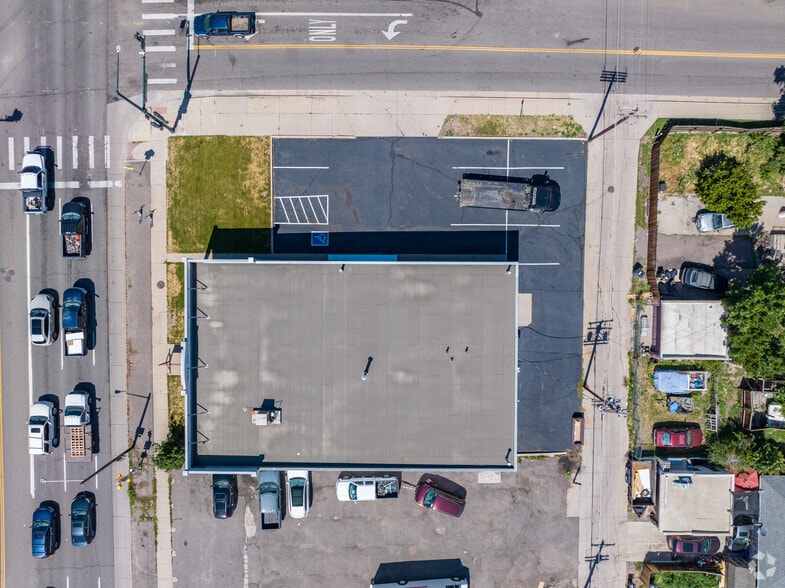 More Photos Of 1591 W Alameda Ave, Denver Showroom For Lease