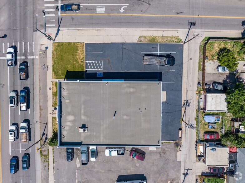 More Photos Of 1591 W Alameda Ave, Denver Showroom For Lease